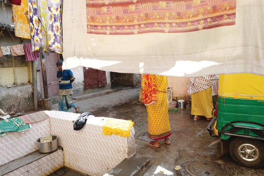 PHOTOWALI DIDI by Buku Sarkar